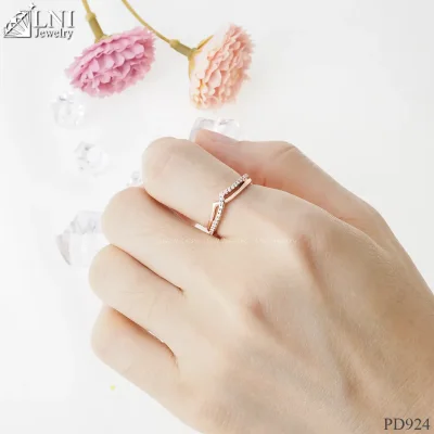 รูปมือ PD924 แหวนเพชรมงกุฏ รูปมือ PD924 แหวนเพชรมงกุฏ
