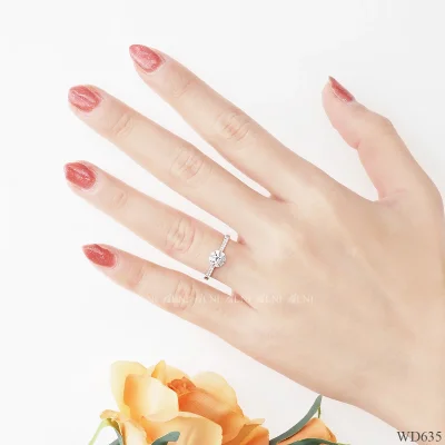 รูปมือ WD635 แหวนเพชรล้อม รูปมือ WD635 แหวนเพชรล้อม