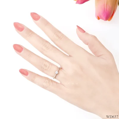 รูปมือ WD637 แหวนเพชรเม็ดเดียว รูปมือ WD637 แหวนเพชรเม็ดเดียว