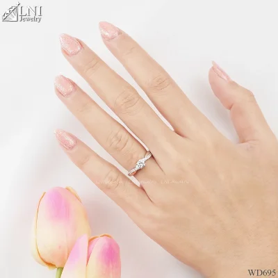 รูปมือ WD695 แหวนเพชร GIA รูปมือ WD695 แหวนเพชร GIA