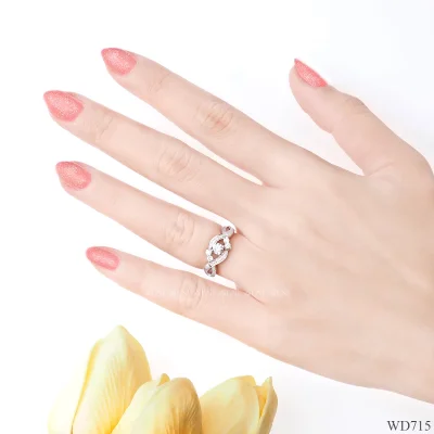 รูปมือ WD715 แหวนเพชรล้อม รูปมือ WD715 แหวนเพชรล้อม