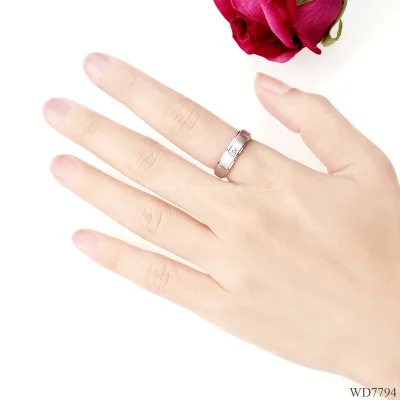 รูปมือ WD7794 แหวนเพชรเม็ดเดียว แรขนแมว รูปมือ WD7794 แหวนเพชรเม็ดเดียว แรขนแมว