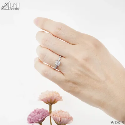 รูปมือ WD819 แหวนเพชรล้อม รูปมือ WD819 แหวนเพชรล้อม