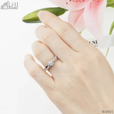 รูปมือ WD921 แหวนเพชรล้อม รูปมือ WD921 แหวนเพชรล้อม