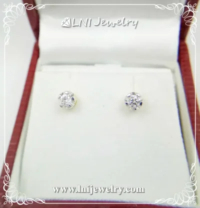 YD610 ต่างหูเพชรเม็ดเดียว YD610 ต่างหูเพชรเม็ดเดียว