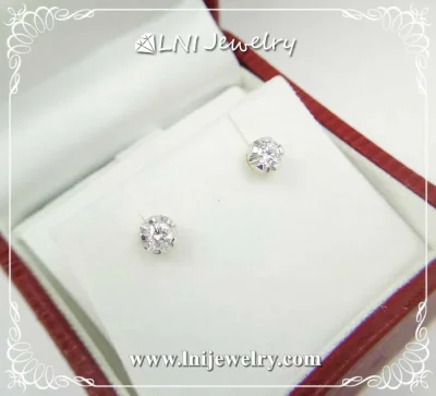 YD610 ต่างหูเพชรเม็ดเดียว YD610 ต่างหูเพชรเม็ดเดียว