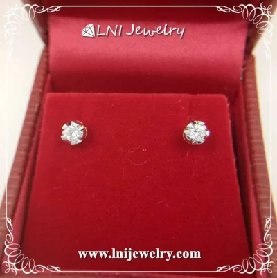 YD610 ต่างหูเพชรเม็ดเดียว YD610 ต่างหูเพชรเม็ดเดียว