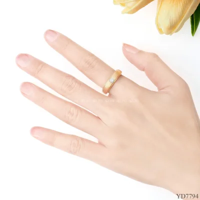 รูปมือ YD7794 แหวนเพชรเม็ดเดียว แรขนแมว รูปมือ YD7794 แหวนเพชรเม็ดเดียว แรขนแมว