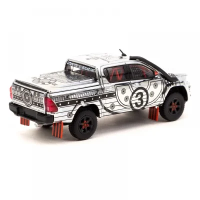 Toyota Hilux Thousand Sunny with Metal Oil Can