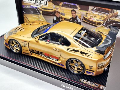 Toyota Supra GT300 (A80) Gold + Figure Mr. Nagata D