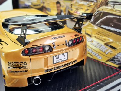 Toyota Supra GT300 (A80) Gold + Figure Mr. Nagata D