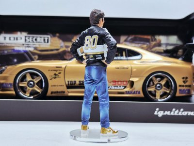 Toyota Supra GT300 (A80) Gold + Figure Mr. Nagata D