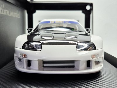 TOP SECRET GT300 Supra (A80) สีขาว | สเกล 1:18 (IG3744)