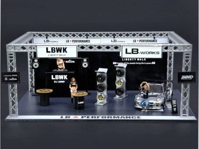 Dio64 LBWK 997 Silver Chrome Auto Salon Diorama
