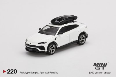 Lamborghini Urus Bianco Monocerus Matt w/ Roof Box