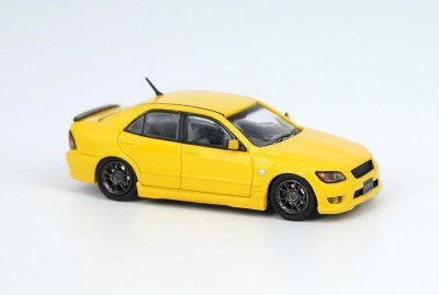 Toyota Altezza RS200 Yellow