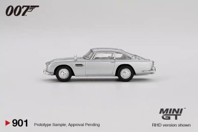 Aston Martin DB5 “Thunderball” English Blister Packaging