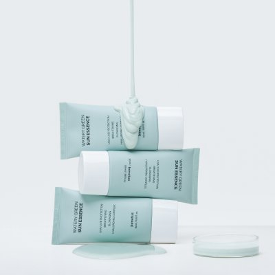 BENETUS WATERY GREEN SUN ESSENCE