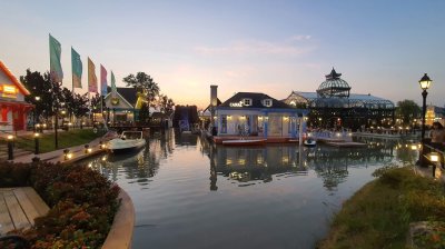 Chocolate Ville ร้านอาหารที่มีขนาดใหญ่แห่งหนึ่งในกรุงเทพมหานคร Chocolate Ville ร้านอาหารที่มีขนาดใหญ่แห่งหนึ่งในกรุงเทพมหานคร