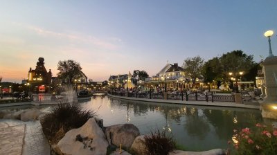 Chocolate Ville ร้านอาหารที่มีขนาดใหญ่แห่งหนึ่งในกรุงเทพมหานคร Chocolate Ville ร้านอาหารที่มีขนาดใหญ่แห่งหนึ่งในกรุงเทพมหานคร