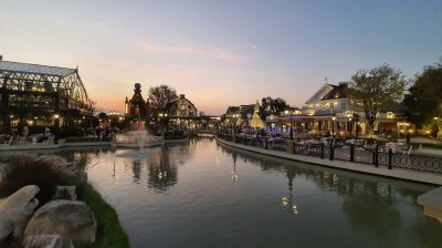 Chocolate Ville ร้านอาหารที่มีขนาดใหญ่แห่งหนึ่งในกรุงเทพมหานคร Chocolate Ville ร้านอาหารที่มีขนาดใหญ่แห่งหนึ่งในกรุงเทพมหานคร