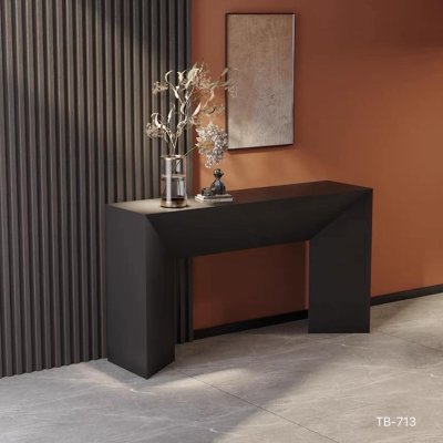Console table model TB713