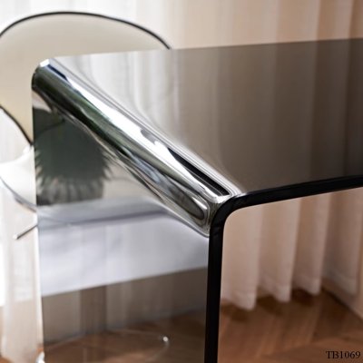 Console table model TB1069