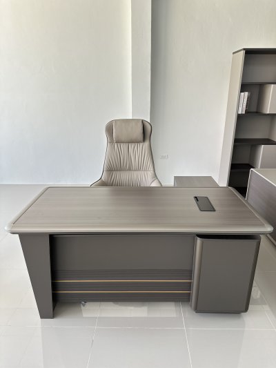 โต๊ะทำงาน TB1427 Dim L160xW138xH76 cm