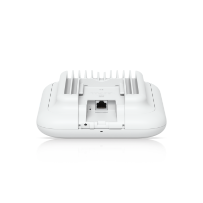 U7-Outdoor : All-weather WiFi 7 AP with 4 spatial streams, an integrated directional super antenna