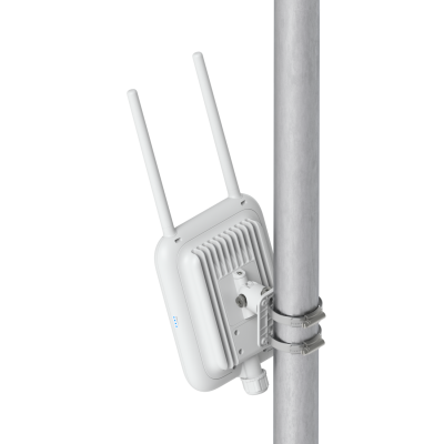 U7-Pro-Outdoor : Weatherproof WiFi 7 Access Point (IP67) with 6 spatial streams, AFC-enabled 6 GHz, directional super antenna, and adjustable mounting