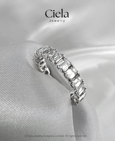 แหวนเพชรแถว Emerald Cut Eternity Band