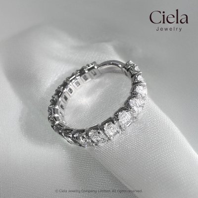 แหวนเพชรแถว Emerald Cut Eternity Band