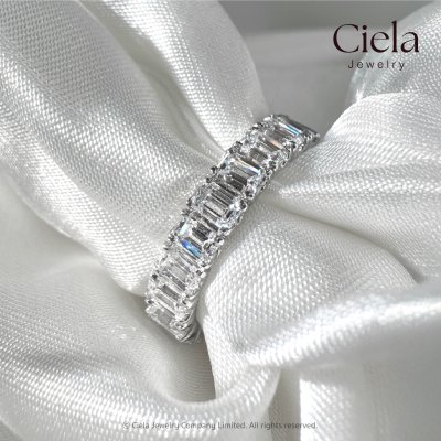 แหวนเพชรแถว Emerald Cut Eternity Band