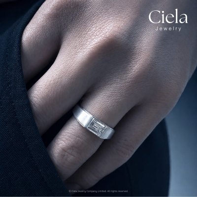 แหวนผู้ชายเพชรเม็ดกลาง Classic Emerald Ring