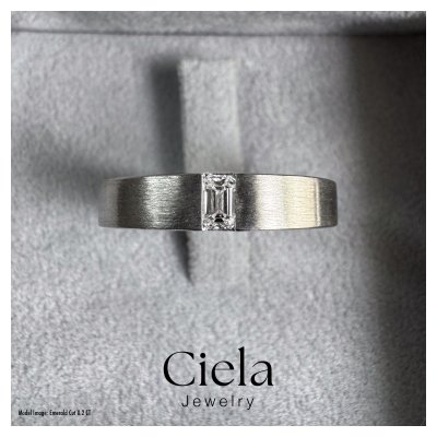 แหวนเกลี้ยงฝังเพชร Emerald Cut ทรงเหลี่ยม