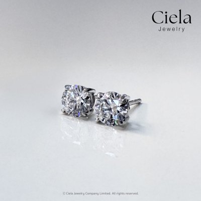 ต่างหูเพชรทรงกลมเม็ดเดี่ยว Classic Round Brilliant Stud Earrings