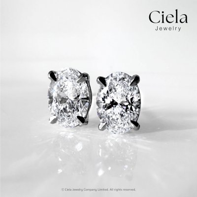 ต่างหูเพชร Oval Cut Classic Stud Earrings