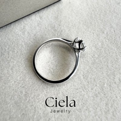 แหวนเพชรเม็ดเดี่ยว Classic Six-Prong Heart Solitaire