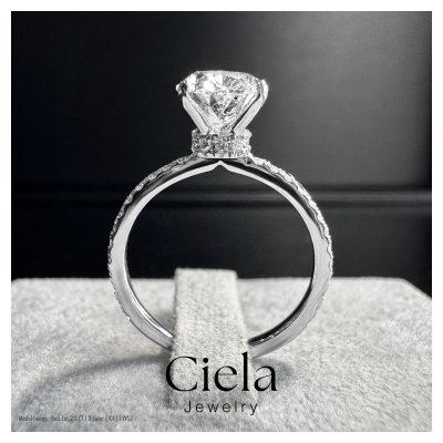 แหวนเพชรเม็ดเดี่ยว Oval Pave with hidden halo Solitaire