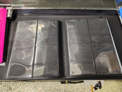 Collector's Binder 4 PKT 20page แฟ้มใส่การ์ด 4 ช่องแบบสายรัด ชมพู