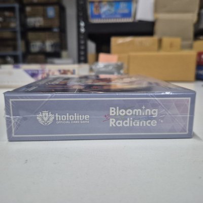 Hololive OFFICIAL CARD GAME Booster Pack - Blooming Radiance - EN กล่องสุ่มการ์ด 12 ซอง (ภาษาอังกฤษ)