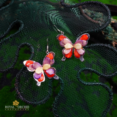 ต่างหูรูปผีเสื้อจากกลีบดอกบานชื่น