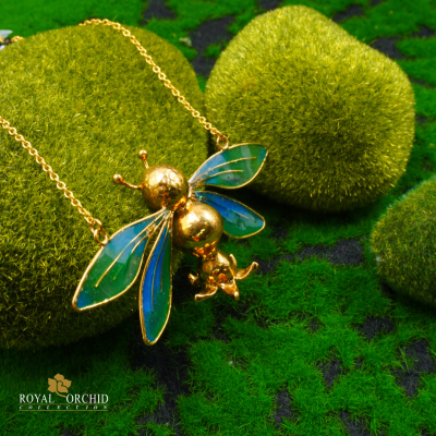 สร้อยคอจี้ผีเสื้อกลางคืน