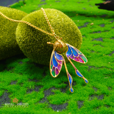 สร้อยคอจี้รูปผีเสื้อกลางคืนชุบทอง