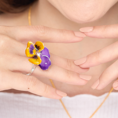 แหวนดอกวิโอลา แหวนดอกวิโอลา