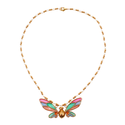 สร้อยคอไข่มุกพร้อมจี้ผีเสื้อกลางคืน