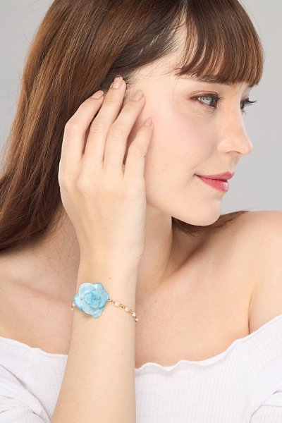 สร้อยข้อมือดอกไฮเดรนเยียประดับไข่มุก