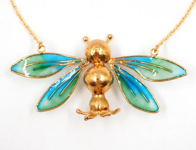 สร้อยคอจี้ผีเสื้อกลางคืน