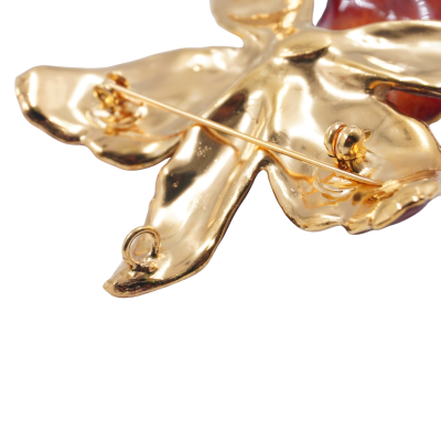 เข็มกลัดดอกกล้วยไม้แคทลียาขอบทอง