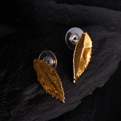 ต่างหูใบกุหลาบชุบทอง ต่างหูใบกุหลาบชุบทอง